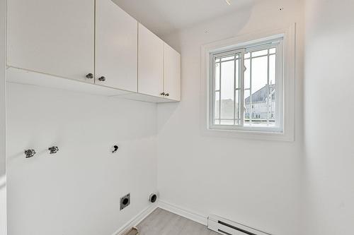 Salle d'eau - 319  - 321 Rue Blainville E., Sainte-Thérèse, QC - Indoor Photo Showing Other Room