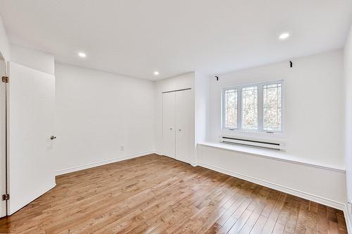 Chambre à coucher - 319  - 321 Rue Blainville E., Sainte-Thérèse, QC - Indoor Photo Showing Other Room