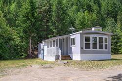 14-851 OLD NORTH THOMPSON Highway  Clearwater, BC V0E 1N2