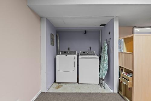2420 Boucherie Road, West Kelowna, BC - Indoor Photo Showing Laundry Room