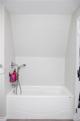 76 Beardsley Rd, Woodstock, NB 