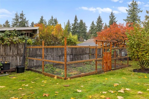 2920 Marshall Rd, Qualicum Beach, BC 