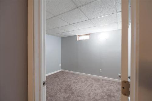 43 Ellington St, Winnipeg, MB 