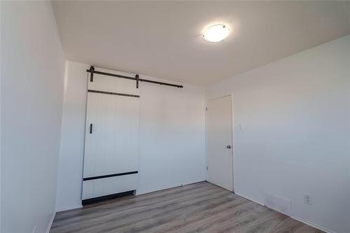 43 Ellington St, Winnipeg, MB 