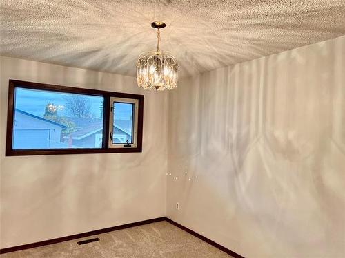 69 Red Oak Dr, Winnipeg, MB 