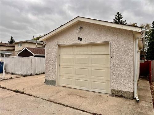 69 Red Oak Dr, Winnipeg, MB 