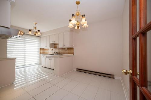 Cuisine - 1046  - 1048 Rue Mill Hill, Laval (Chomedey), QC - Indoor Photo Showing Kitchen