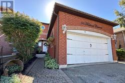 66 FIELDNEST CRESCENT  Whitby (Rolling Acres), ON L1R 1Z6