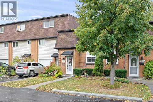 6344 THORNBERRY  Windsor, ON N8T 3A2