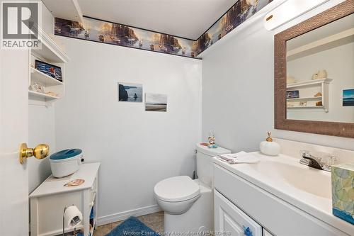 6344 Thornberry, Windsor, ON - Indoor Photo Showing Bathroom