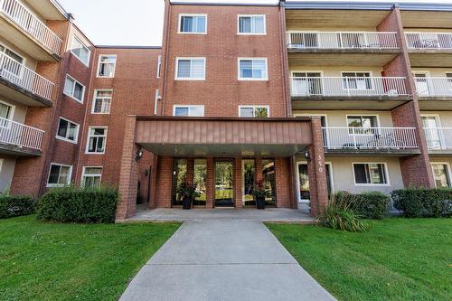 Frontage - 303-350 Rue Querbes, Vaudreuil-Dorion, QC - Outdoor With Balcony