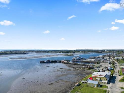 94 Main Street, Yarmouth, NS 