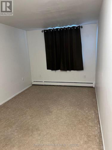 702 - 931 Wonderland Road, London South, ON - Indoor Photo Showing Other Room