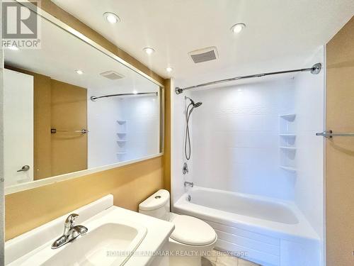 1711 - 4185 Shipp Drive, Mississauga, ON - Indoor Photo Showing Bathroom