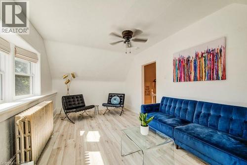 350 Queen Street S, Kitchener, ON - Indoor Photo Showing Living Room