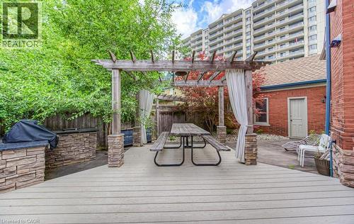 350 Queen Street S, Kitchener, ON - Outdoor