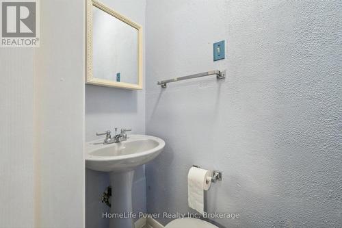 2085 Fowler Court, Mississauga (Sheridan), ON - Indoor Photo Showing Bathroom