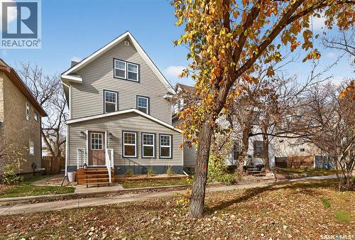 426 Moose SQUARE  Moose Jaw, SK S6H 4B1