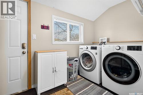426 Moose Square, Moose Jaw, SK - Indoor Photo Showing Laundry Room