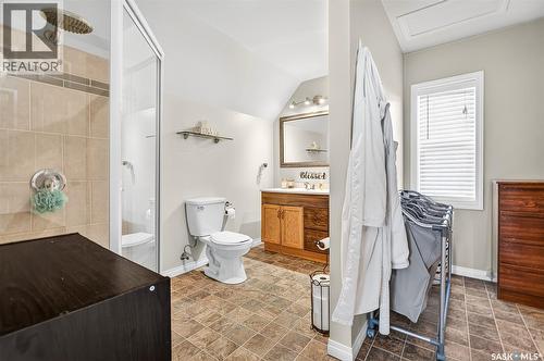 426 Moose Square, Moose Jaw, SK - Indoor Photo Showing Bathroom