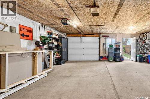 426 Moose Square, Moose Jaw, SK - Indoor Photo Showing Garage