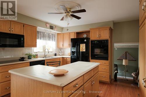 788 Cumberland Avenue, Peterborough (Northcrest Ward 5), ON - Indoor Photo Showing Kitchen With Double Sink