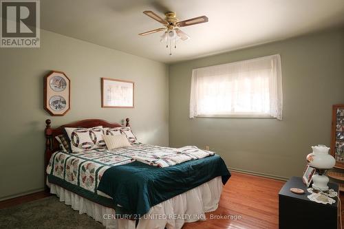 788 Cumberland Avenue, Peterborough (Northcrest Ward 5), ON - Indoor Photo Showing Bedroom