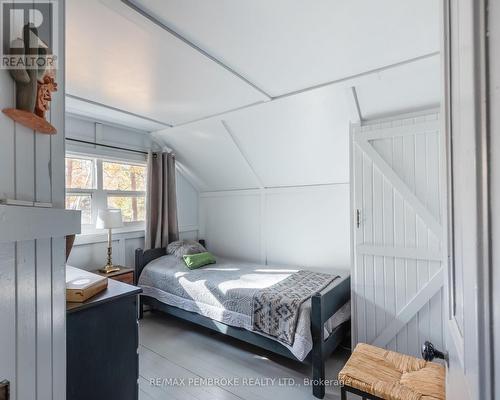 127 Alexandra Street, Petawawa, ON - Indoor Photo Showing Bedroom