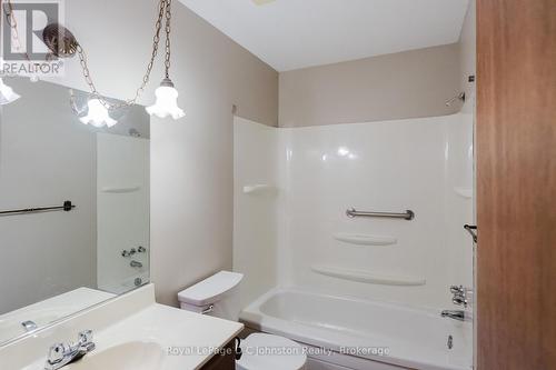Upper level 4 pc - 665 7Th Street E, Owen Sound, ON - Indoor Photo Showing Bathroom
