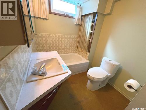 235 Company Avenue S, Fort Qu'Appelle, SK - Indoor Photo Showing Bathroom