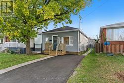 78 DELENA AVENUE N  Hamilton, ON L8H 6B7