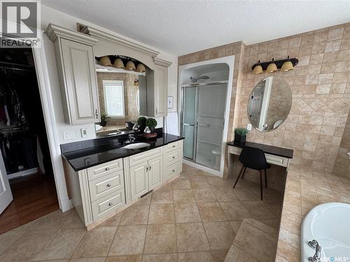 1539 Lakeridge Drive N, Regina, SK - Indoor Photo Showing Bathroom