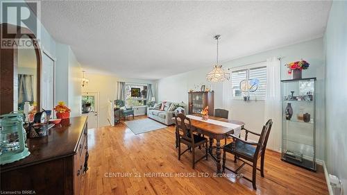 6442 Taylor Street, Niagara Falls, ON - Indoor Photo Showing Dining Room