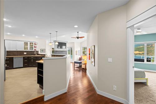 21-83 Peregrine Way, Vernon, BC - Indoor Photo Showing Kitchen