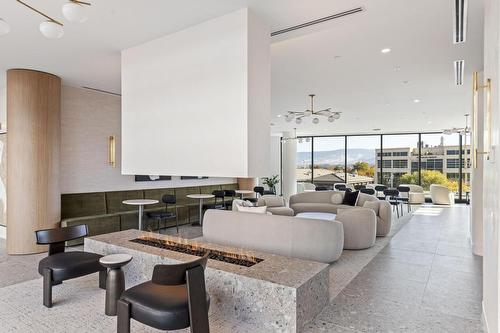 509-3340 Lakeshore Road, Kelowna, BC - Indoor