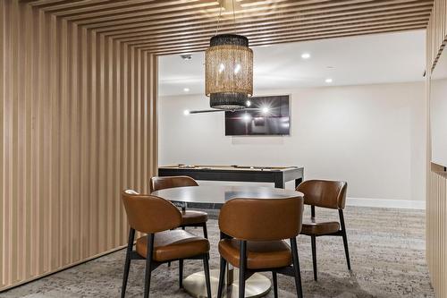 509-3340 Lakeshore Road, Kelowna, BC - Indoor Photo Showing Dining Room