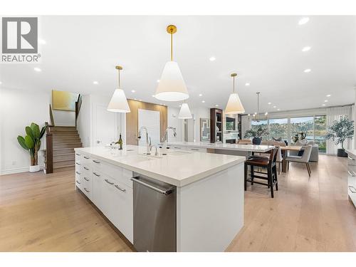 2368 Abbott Street Unit# 9, Kelowna, BC - Indoor Photo Showing Kitchen With Upgraded Kitchen