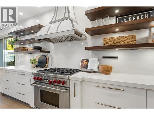 2368 Abbott Street Unit# 9, Kelowna, BC - Indoor Photo Showing Kitchen