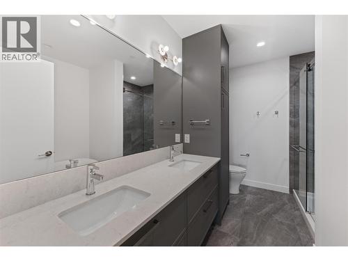 3340 Lakeshore Drive Unit# 414, Kelowna, BC - Indoor Photo Showing Bathroom