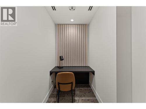 3340 Lakeshore Drive Unit# 414, Kelowna, BC - Indoor Photo Showing Other Room