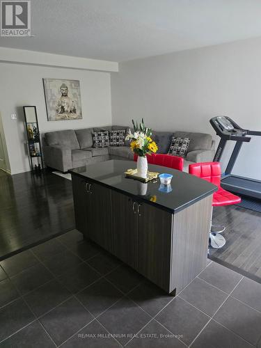 92 Honeyview Trail, Brampton, ON - Indoor