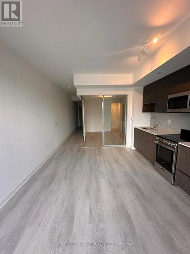 507 - 801 The Queensway, Toronto, ON - Indoor Photo Showing Kitchen