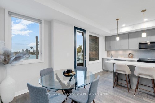 4-1467 O'Connor Drive, Toronto, ON - Indoor Photo Showing Dining Room