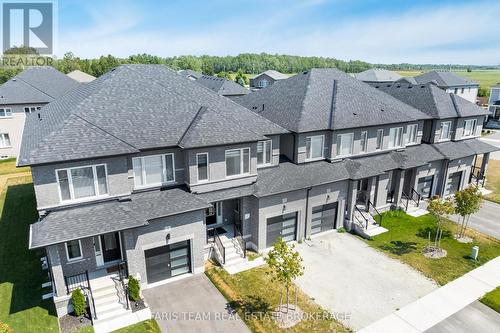 7 Lisa Street, Wasaga Beach, ON - Outdoor With Facade