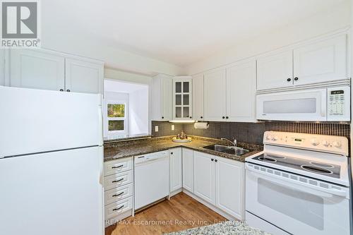 5 - 2065 Sixth Line, Oakville (Ro River Oaks), ON - Indoor Photo Showing Kitchen With Double Sink