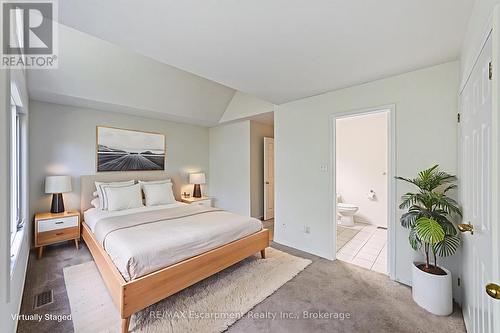 5 - 2065 Sixth Line, Oakville (Ro River Oaks), ON - Indoor Photo Showing Bedroom