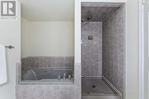 5 - 2065 Sixth Line, Oakville (Ro River Oaks), ON - Indoor Photo Showing Bathroom