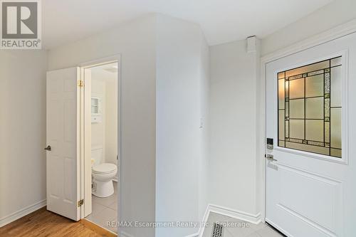 5 - 2065 Sixth Line, Oakville (Ro River Oaks), ON - Indoor