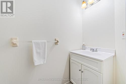 5 - 2065 Sixth Line, Oakville (Ro River Oaks), ON - Indoor Photo Showing Bathroom
