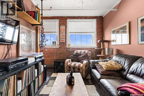 508 1275 Broad Street, Regina, SK - Indoor Photo Showing Living Room